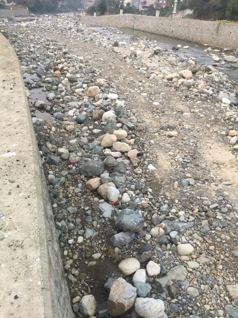 Rize taşkın koruma çalışmaları kapsamında düzenlenen dere yatağı