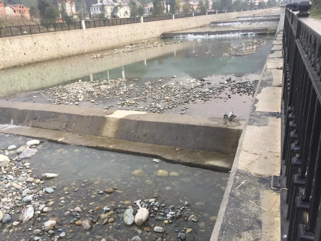 Rize taşkın koruma inşaatında kademeli dere ıslahı uygulaması